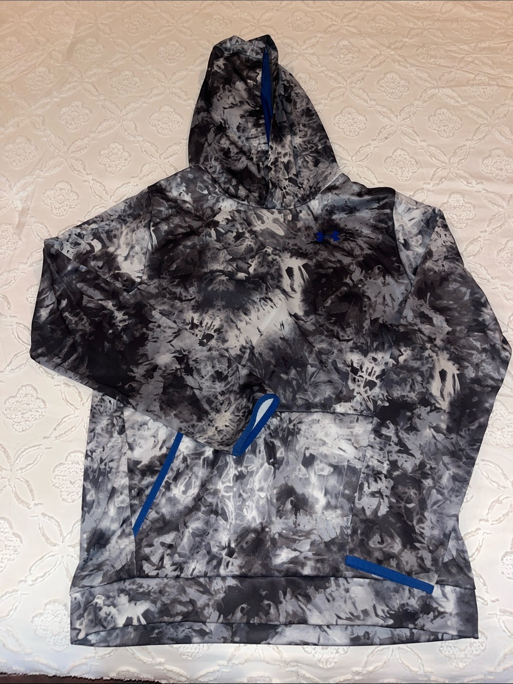 Under Armour YXL Black & Gray Tie-Dye Crewneck Hoodie with Blue Accents